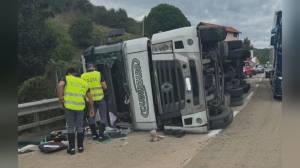 Genova, tir ribaltato in A7: grave autista