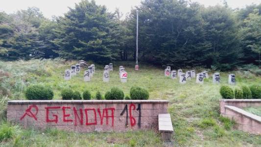 Savona, vandalizzato memoriale Rsi, Berrino (FdI): "Ignominioso assalto comunista"