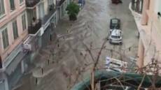 Maltempo: le immagini choc della bomba d'acqua a Cannes. Allagamenti anche a Sanremo