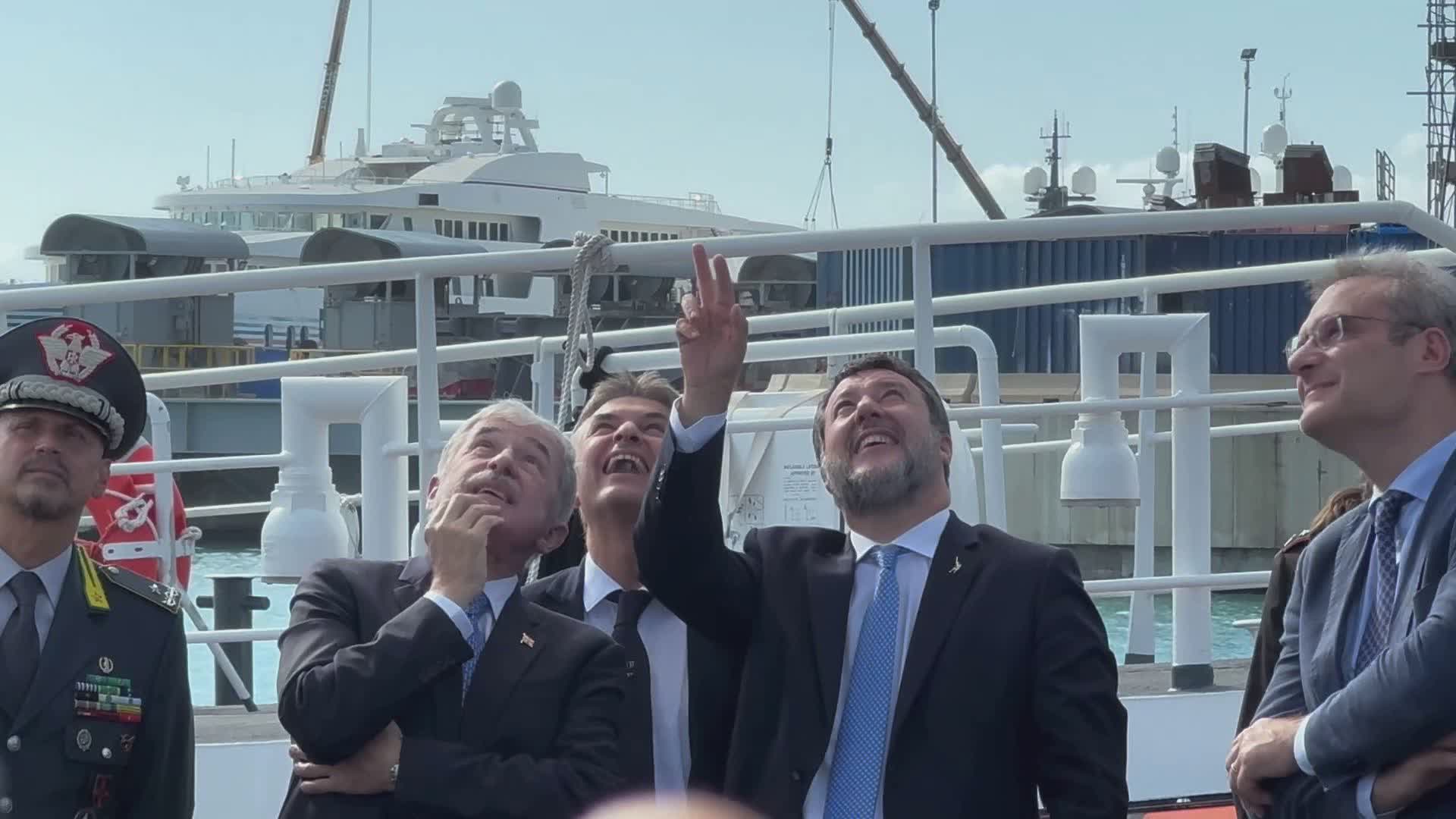 Nuova Torre Piloti, sopralluogo del ministro Salvini: "Autoalimentata e ultrasicura, così Genova si rialza"