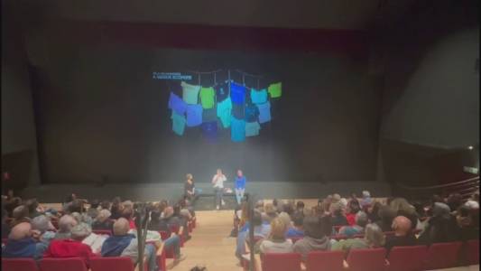 Genova, Teatro della Tosse: evento a sorpresa con brindisi dopo il restyling della Sala Trionfo