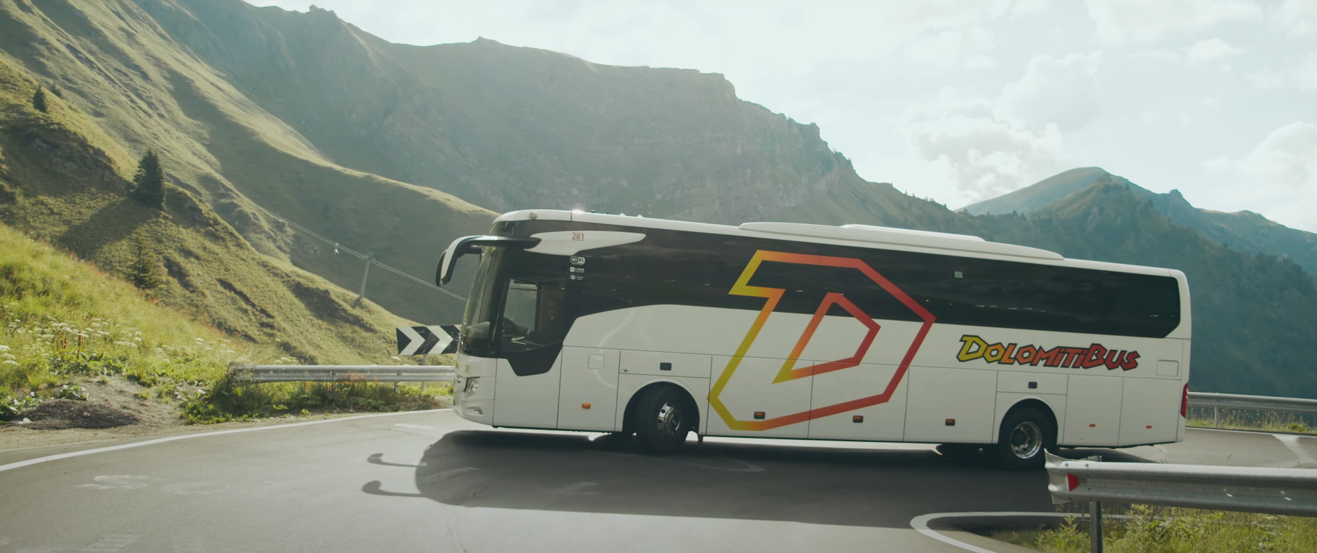 Dolomiti Bus presenta dati di sintesi di settembre 2024. La quasi la totalità delle corse è regolare