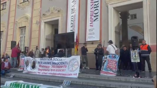 Genova, "Il 5G ci avvelena": la protesta arriva a De Ferrari