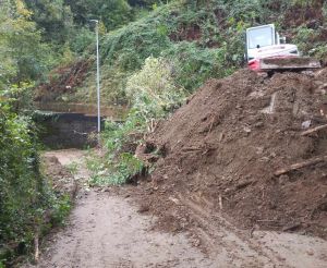 Maltempo, frana a Masone: aperto un varco pedonale