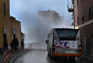 Maltempo: in corso allerta gialla per temporali su tutta la Liguria. Giovedì venti di burrasca fino a 120 km/h