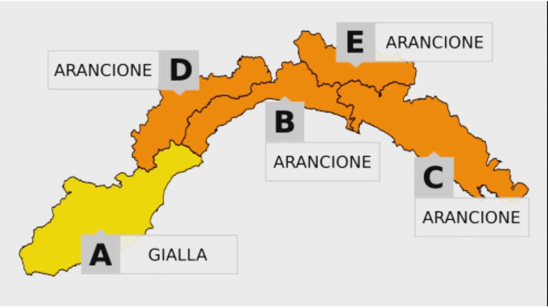 Maltempo, pioggia senza tregua: allerta arancione dalle 9 di giovedì, ecco dove