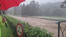 Rapallo, l'acqua e il fango travolgono anche il campo da golf