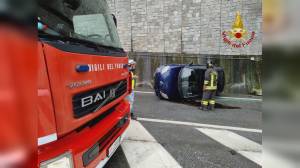 Genova, auto si ribalta in autostrada a Bolzaneto in direzione Milano