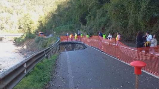 Frana a Borghetto Vara, riaperta Aurelia a senso unico alternato