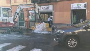 Genova, danno a tubazione idrica in via Oberdan: quartiere di Nervi senz'acqua fino a questa sera