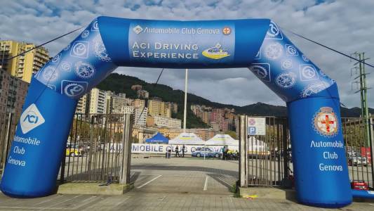 Genova, torna "Aci driving experience": gli studenti del Firpo-Buonarroti a lezione di guida sicura