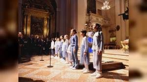 Cultura, Coro Antoniano: azienda di Lavagna 'veste' i piccoli cantori del celebre complesso dello "Zecchino d'Oro"