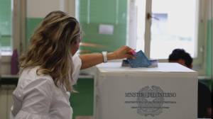 Regionali e maltempo: il voto si svolge regolarmente. Seggi spostati nel Ponente ligure, ecco quali