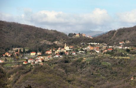 Sul campanile di Pino Soprano l'antica arte delle campane suonate a mano