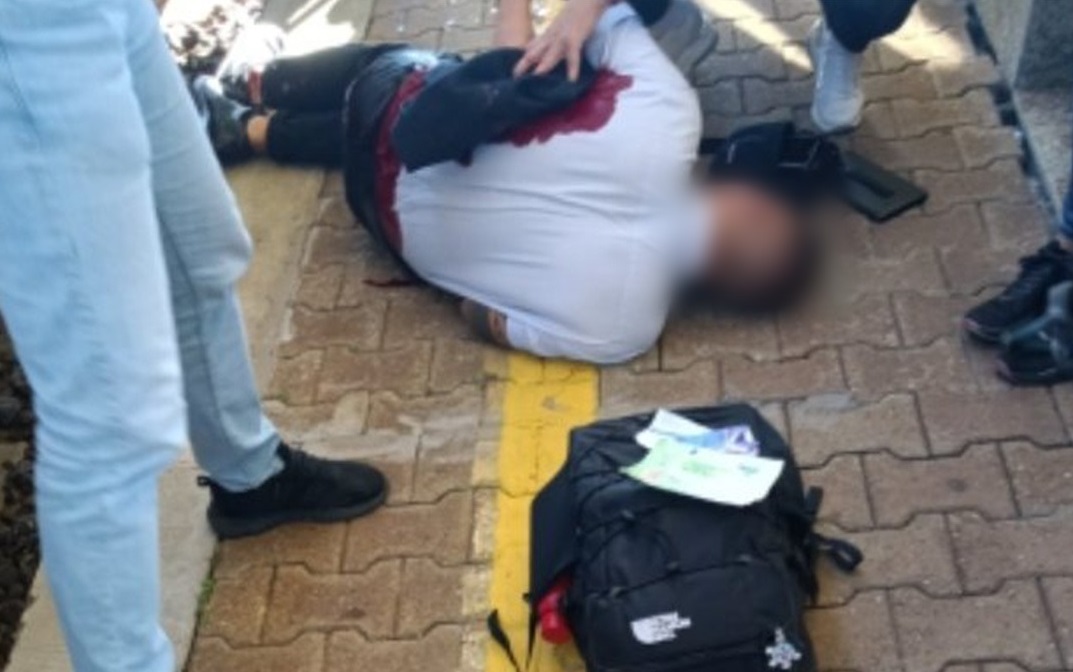 Genova: capotreno accoltellato da uno straniero a Rivarolo. L'aggressore arrestato. Salvini: "Nessuna clemenza". Ferrovieri in sciopero per 8 ore