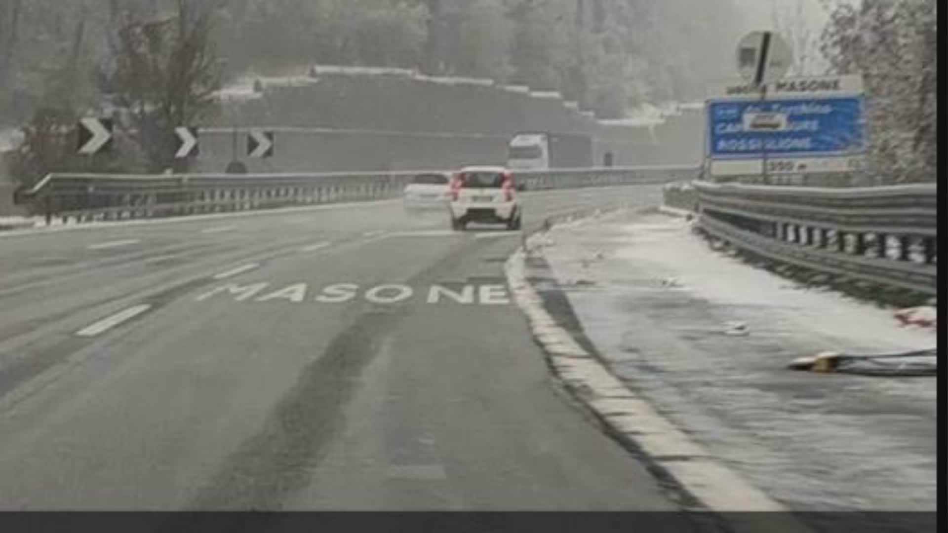 Tir in panne sulla A26, traffico bloccato tra Masone e Ovada verso il Piemonte