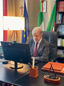 Bucci: primo giorno da presidente di Regione, "Mi sono fatto mettere a posto le mail e il calendario sul cellulare"