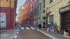 Genova, la "nuova" via Oberdan è pronta: aiuole, portabiciclette, panchine e... luci di Natale