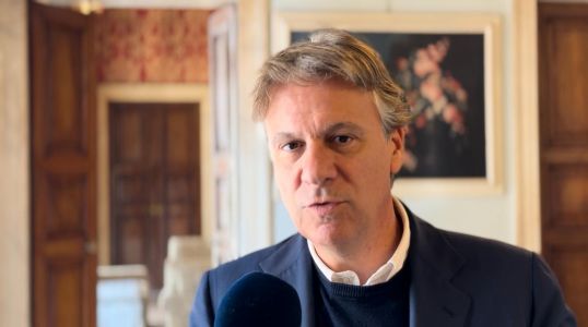 Incontri d'autunno, primo ospite Nicola Porro. Questa sera alle 20.30 l'intervista in tv e streaming