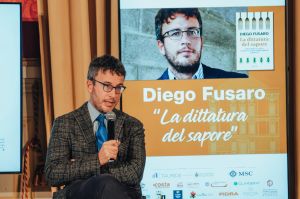 Diego Fusaro contro il 'gastronomicamente corretto': “Il piatto unico completa il pensiero unico”