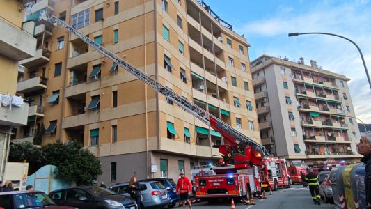 Incendio in via Bari: a fuoco un cestino della spazzatura, intervento dei Vigili del fuoco