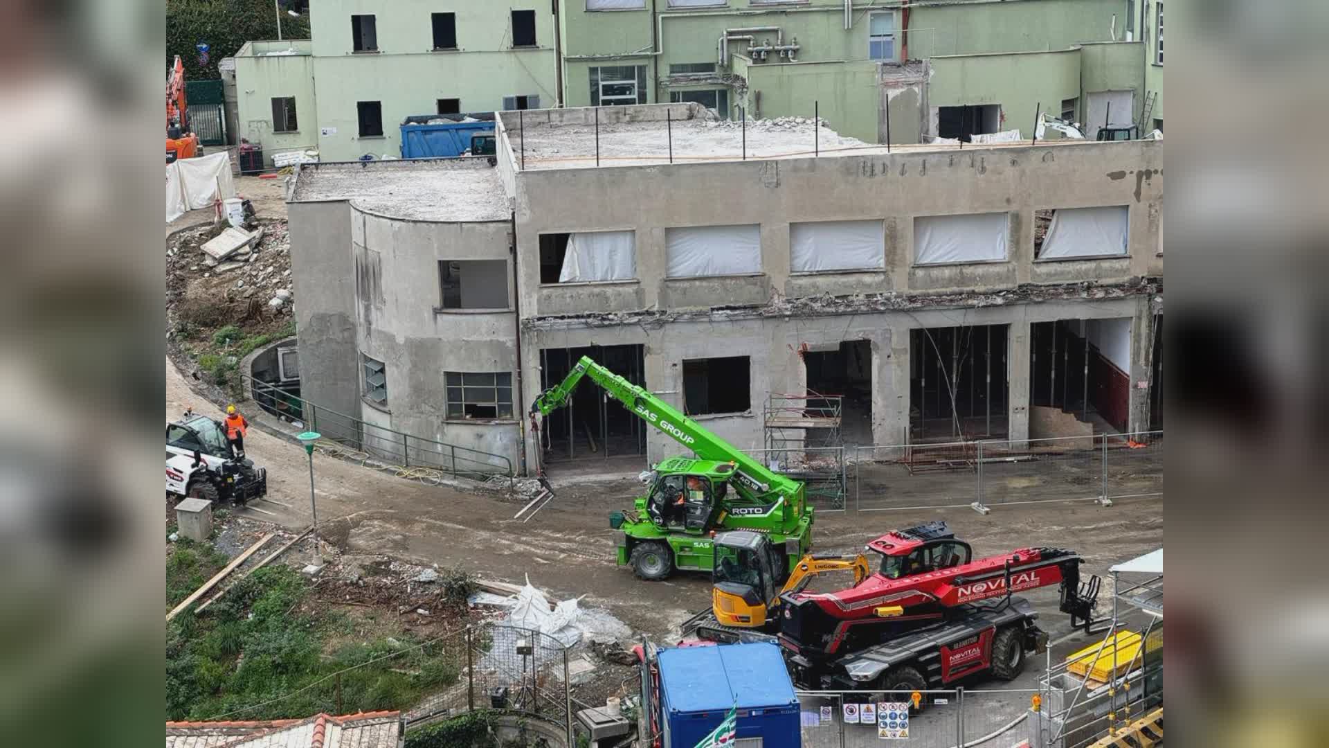 Genova, nuovo Gaslini: avviata demolizione padiglione 8