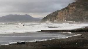 Mareggiata: Sestri Levante, recuperato uno dei due pescherecci affondati