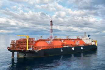 FSRU Toscana torna operativo: ripresa la rigassificazione dopo la manutenzione straordinaria