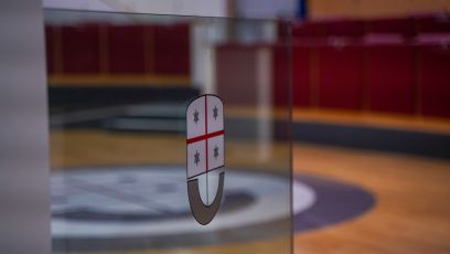 Regione Liguria: bagarre in aula, minoranza interrompe il discorso di Bucci, il presidente sbotta "Vergogna!"
