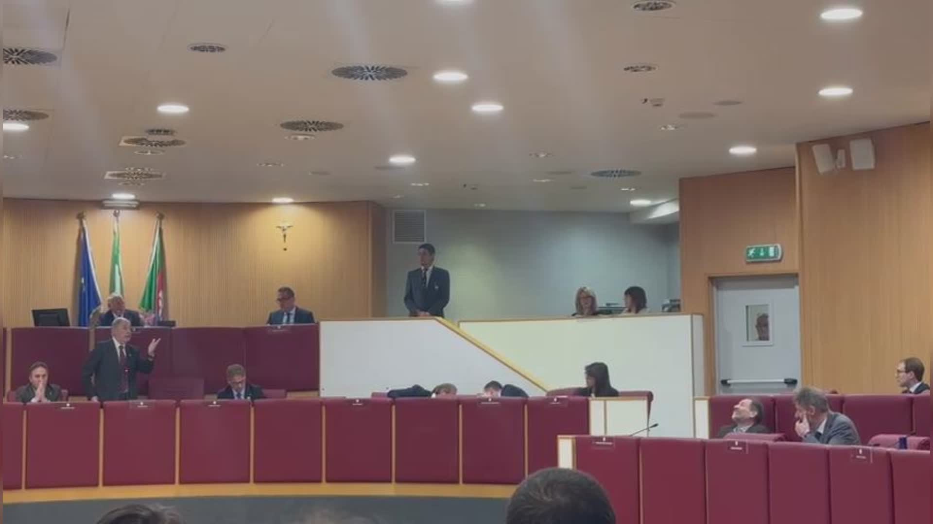 Regione Liguria, primo giorno della nuova giunta: bagarre durante la presentazione del programma