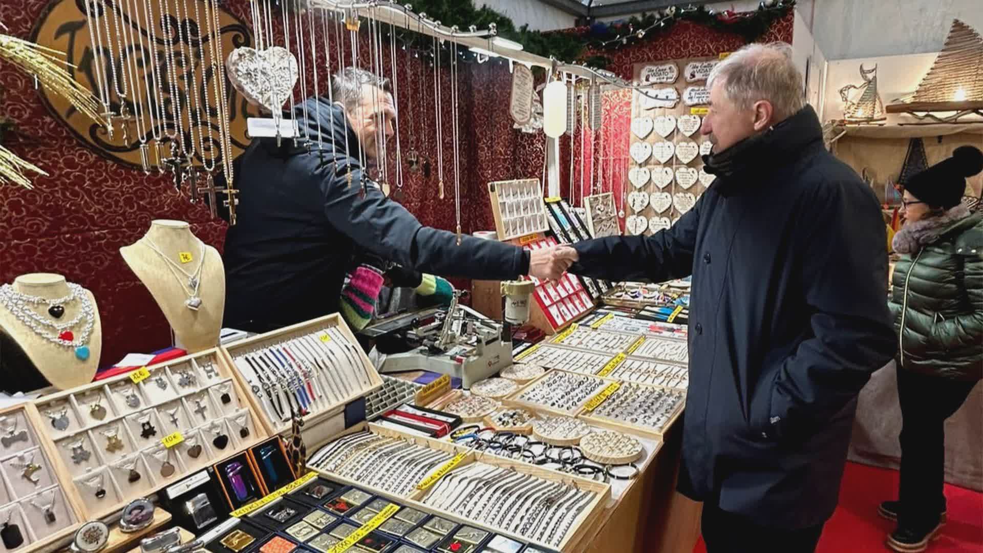 Genova, Bucci inaugura il mercatino di San Nicola: "Tradizione simbolo della città"