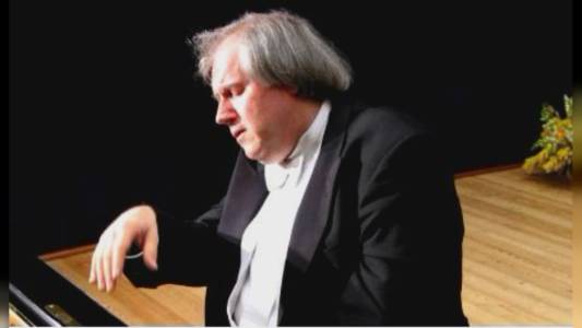 Genova: Grigory Sokolov, mito del piano classico, lunedì 16 al Carlo Felice per la GOG propone Byrd, Chopin e Schumann