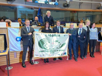 Liguria, ricevuta a Bruxelles la bandiera ufficiale di regione europea dello sport 2025