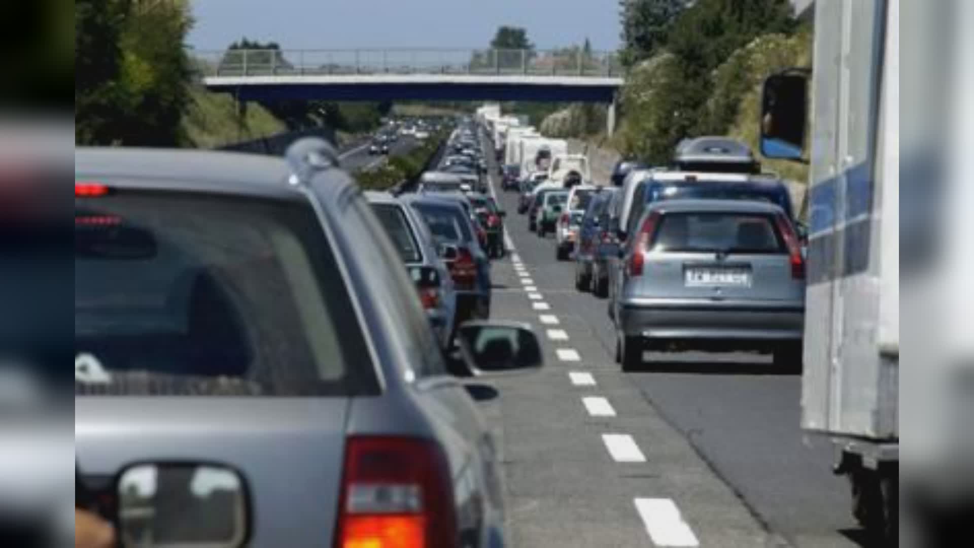 Autostrade: A10, traffico bloccato per incidente tra Sanremo Ovest e Imperia Ovest, code fino a 5 km