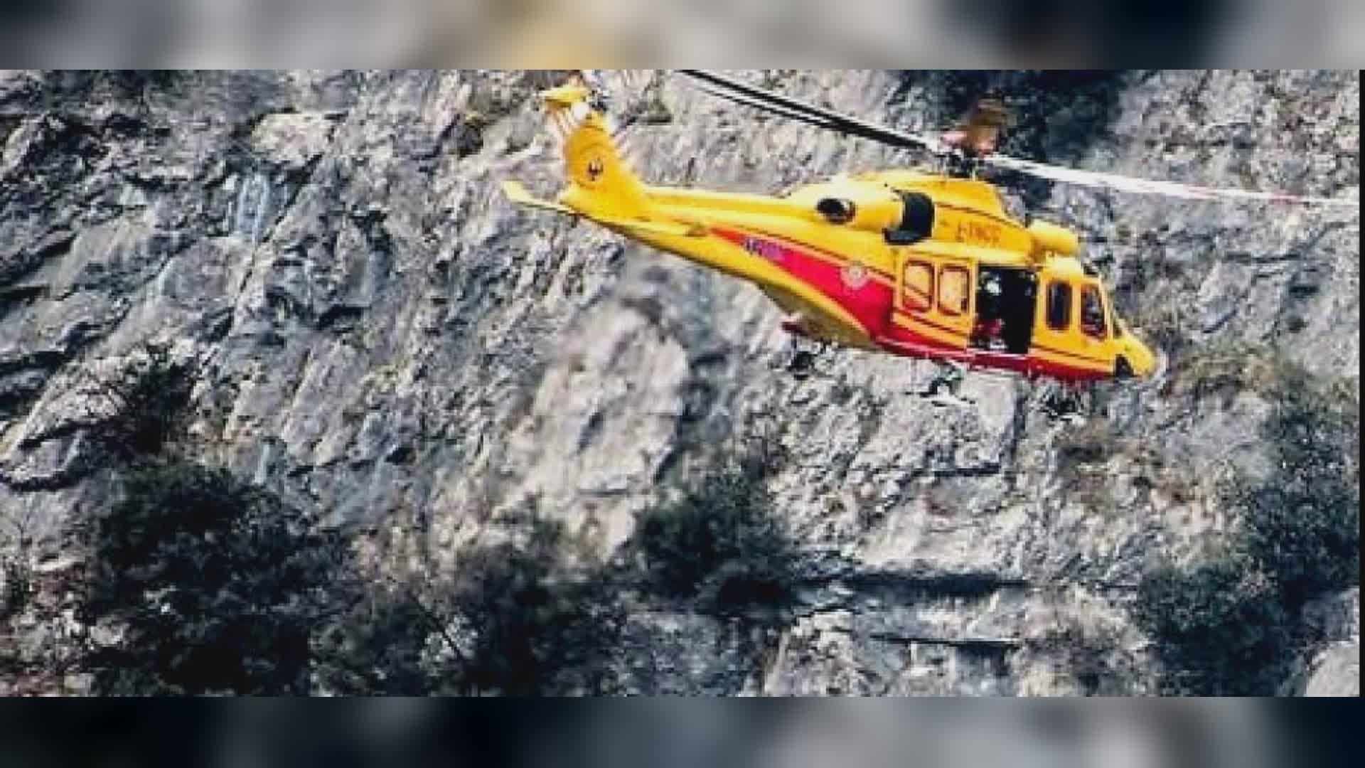 Cogoleto: si stacca frana da parete rocciosa, tre escursionisti feriti, grave una donna (VIDEO)