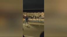 Roma: follia ultrà, aggressione romanista a pullmino di doriani dopo la gara di Coppa Italia (VIDEO)