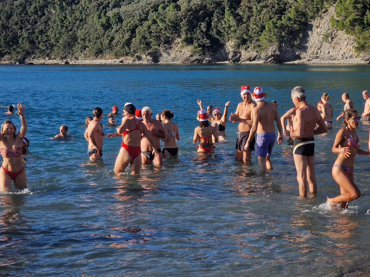 Riva Trigoso: cimento invernale da record, 274 partecipanti di età da 4 a 81 anni (VIDEO)