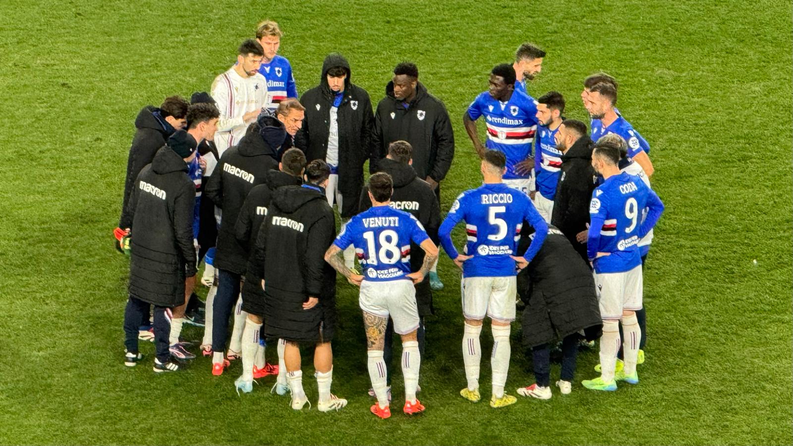 La Sampdoria non vince più, la Carrarese in dieci pareggia 1-1 al Ferraris