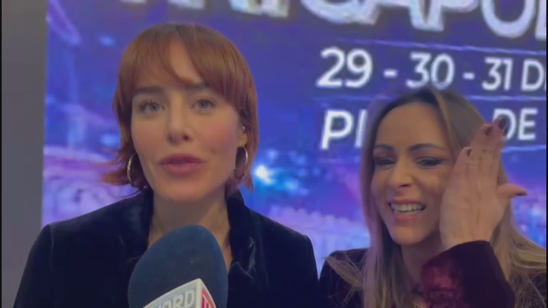 TriCapodanno a Genova, Alice Arcuri e Serena Garitta in velluto e paillettes dell'atelier Grimaldi