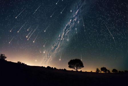 Una pioggia di meteore ha illuminato il cielo, nuvole permettendo si possono ancora ammirare