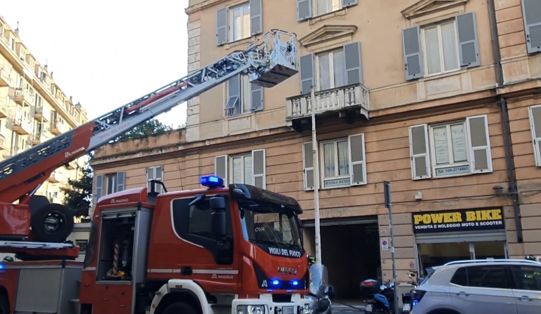 Genova, donna colpita da malore in via Archimede: intervento di Vigili del Fuoco e soccorsi