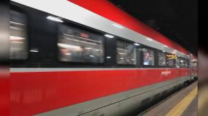 Ferrovie, guasto a Milano, circolazione bloccata anche da e per Genova. Trenitalia: "Evitare spostamenti in treno"