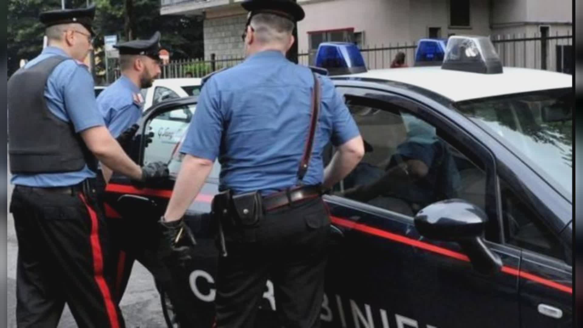 Genova, auto dei carabinieri investe due persone in corso Gastaldi