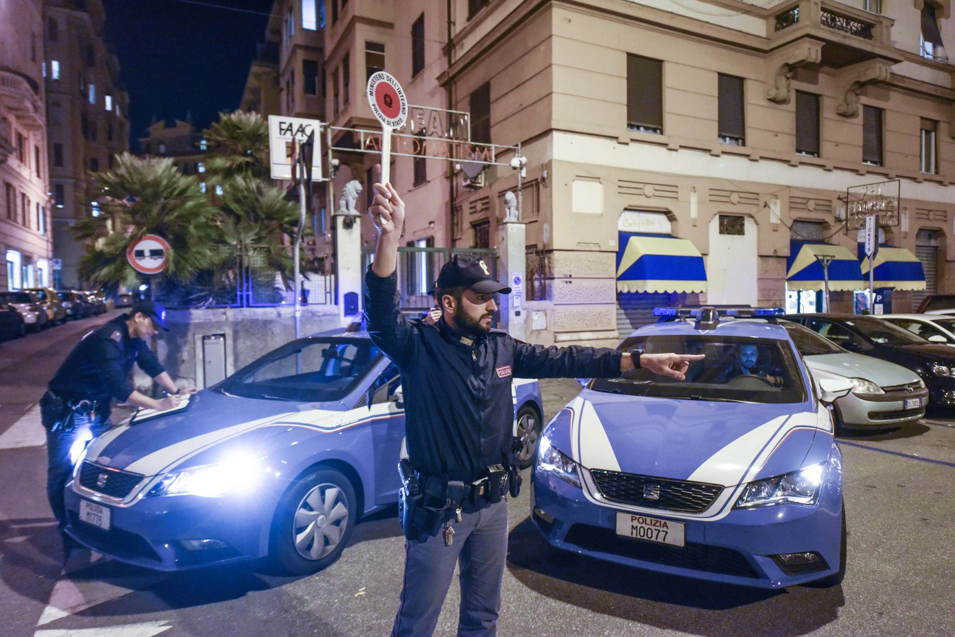 Genova: spacciatore di crack girava su bici rubata, arrestato