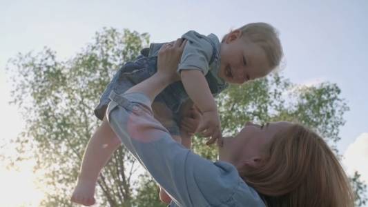 Neogenitori, ecco i consigli per i "primi mille giorni" dei vostri figli