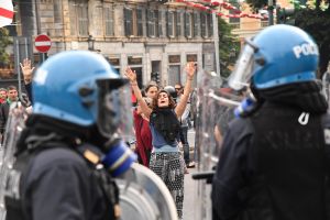 Proteste antifasciste a Genova, possibile sabato di tensione: forze dell'ordine in allerta