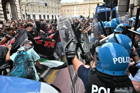 Genova, allerta per le manifestazioni antifasciste. Gambino: "ll Comune farà la sua parte per minimizzare violenze e disagi"