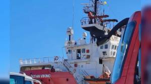 Migranti, domani l'arrivo a Genova della Ocean Viking: bambini e donne incinte sbarcano ad Olbia