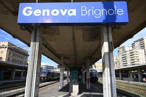 Genova, capotreno ferito alla stazione di Brignole: fermato l'aggressore