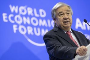 Davos, Guterres: "Allarme su crisi climatica e intelligenza artificiale fuori controllo"